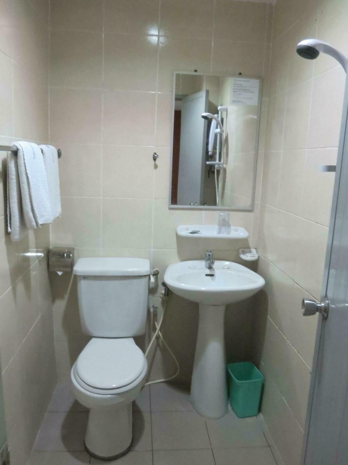 Wah May Hotel Кота Кинабалу Екстериор снимка